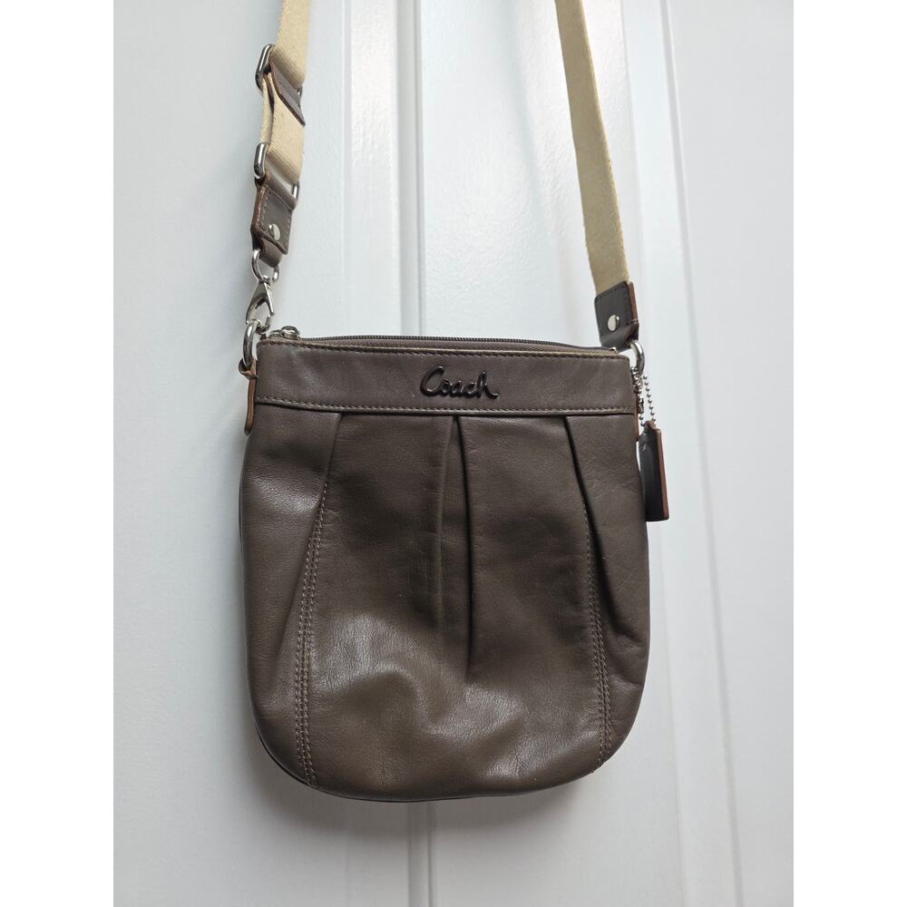 Coach Swing back Brown Leather Crossbody Bag M0826-42585